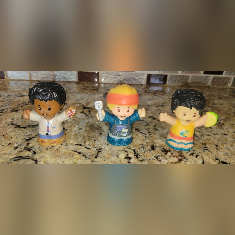 EUC 3 Fisher Price Little People Random Lot 2 Boys & 1 Girl